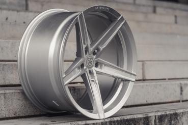 LC–P08 11x20 ET38 5x120 72,56 Glossy Brushed Silver