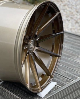 LC–P10 10,5x20 ET28 5x112 66,56 Glossy Brushed Bronze