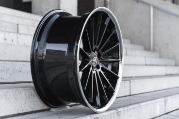 LC–P12 10,5x22 ET20 5x112 66,56 Glossy Black - SS LIP