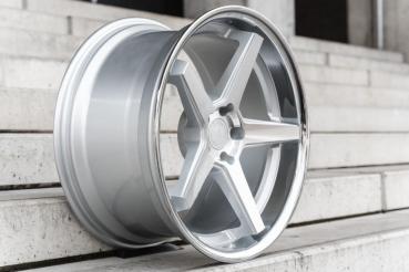 LC–P13 9x20 ET23 5x112 66,56 Machined Silver - SS LIP
