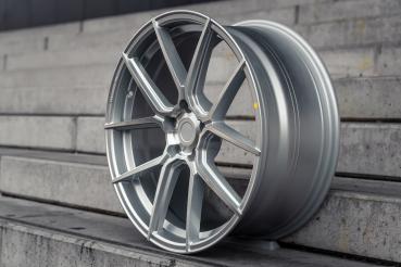 LC-P6 9,5x19 5x120 ET40 72,6 Machined Silver