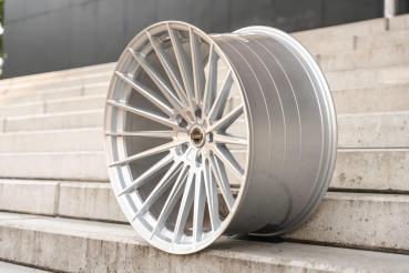 LC–P17 9,5Jx20 Zoll ET 23 5x112 Machined Silver