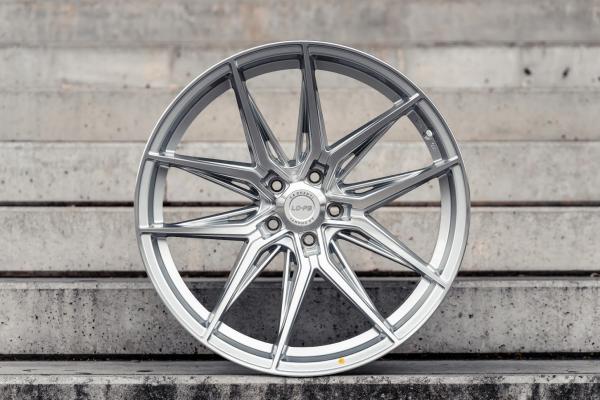 LC–P03 9x20 ET23 5x112 66,56 Machined Silver