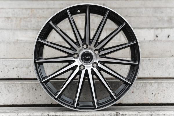 LC–P05 8,5x19 ET33 5x120 72,56 Machined Black