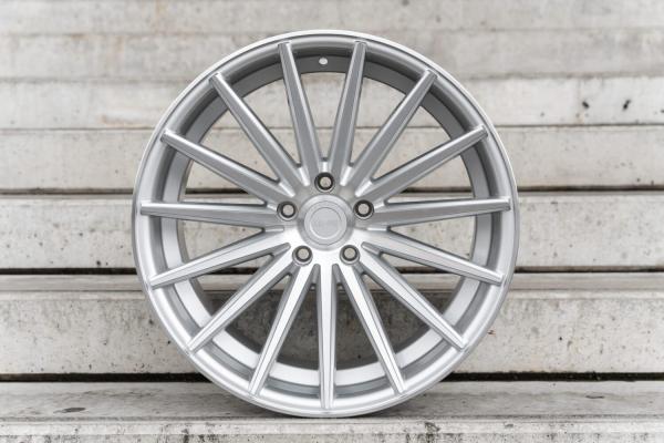 LC–P05 11x20 ET42 5x112 66,56 Machines Silver