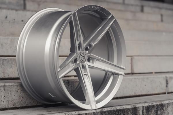 LC–P08 11x20 ET28 5x112 66,56 Glossy Brushed Silver