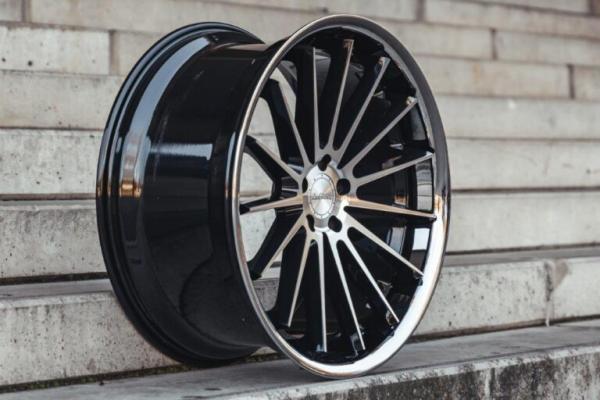 LC–P12 9x22 ET35 5x112 66,56 Black Machined - SS LIP
