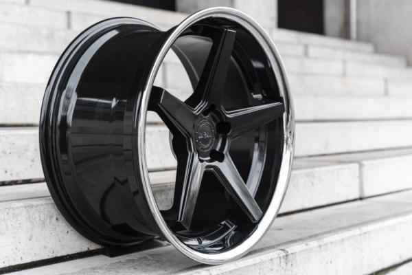 LC–P13 9x20 ET23 5x112 66,56 Glossy Black - SS LIP