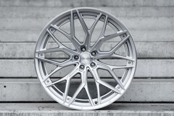 LC–P14 10x20 ET28 5x112 66,56 Machined Silver