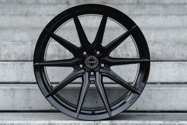 LC–P18 9x20 ET35 5x112 66,56 Glossy Black