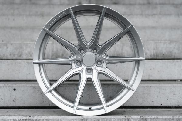 LC–P18 10,5x20 ET45 5x120 72,56 Machined Silver