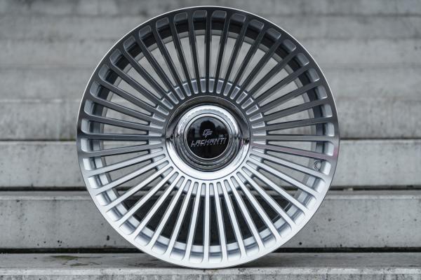 LC–P19 10,5x20 ET45 5x120 72,56 Machined Silver