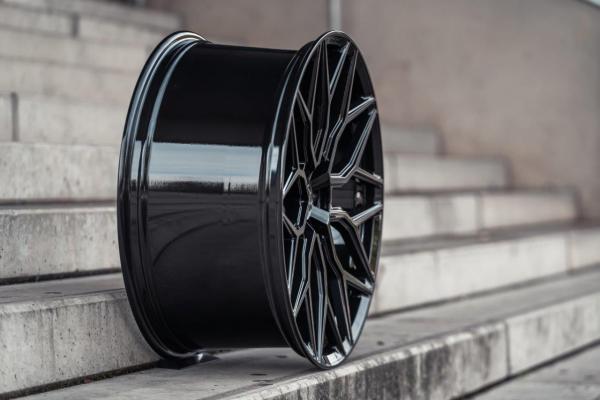 LC-F7 11x22 Glossy Black ET20 5x112 66,56 FITMENT: RS6/RS7